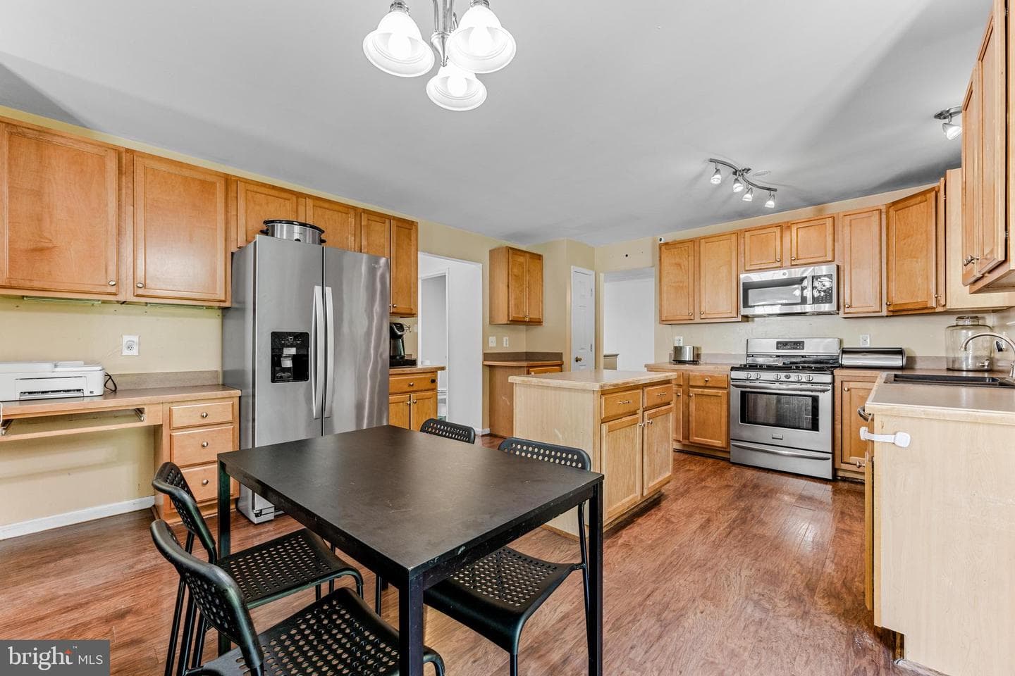 8218 Selwin Court photo 9