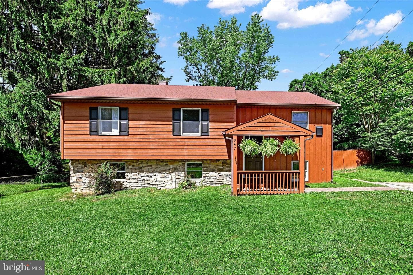 347 Walgrove Road photo 1