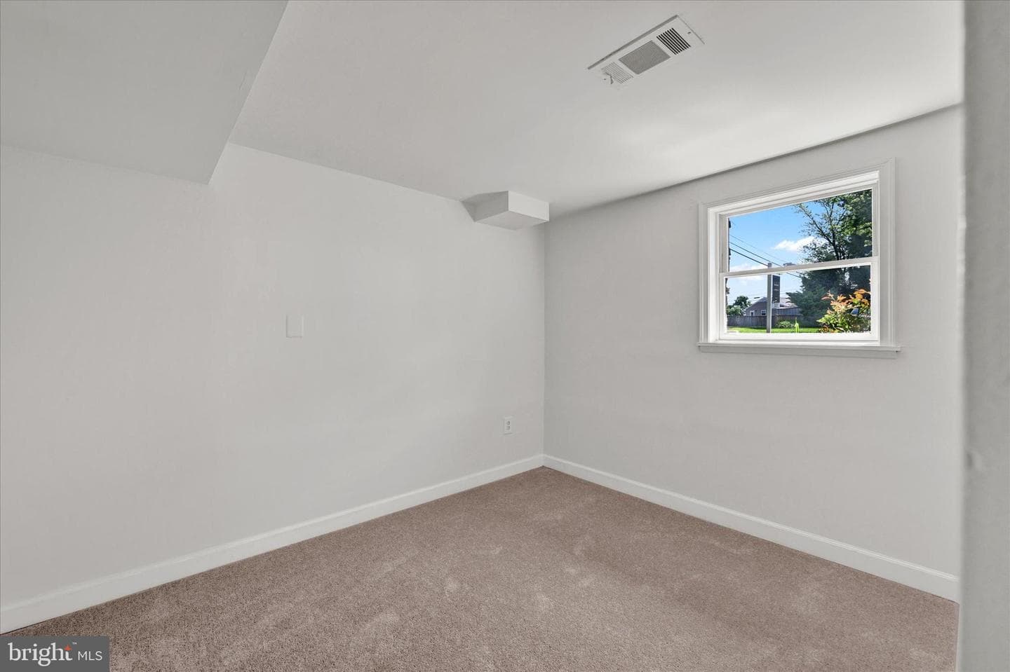 347 Walgrove Road photo 18