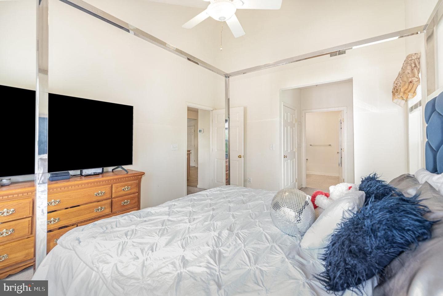 5493 Glenthorne Court #5493 photo 11