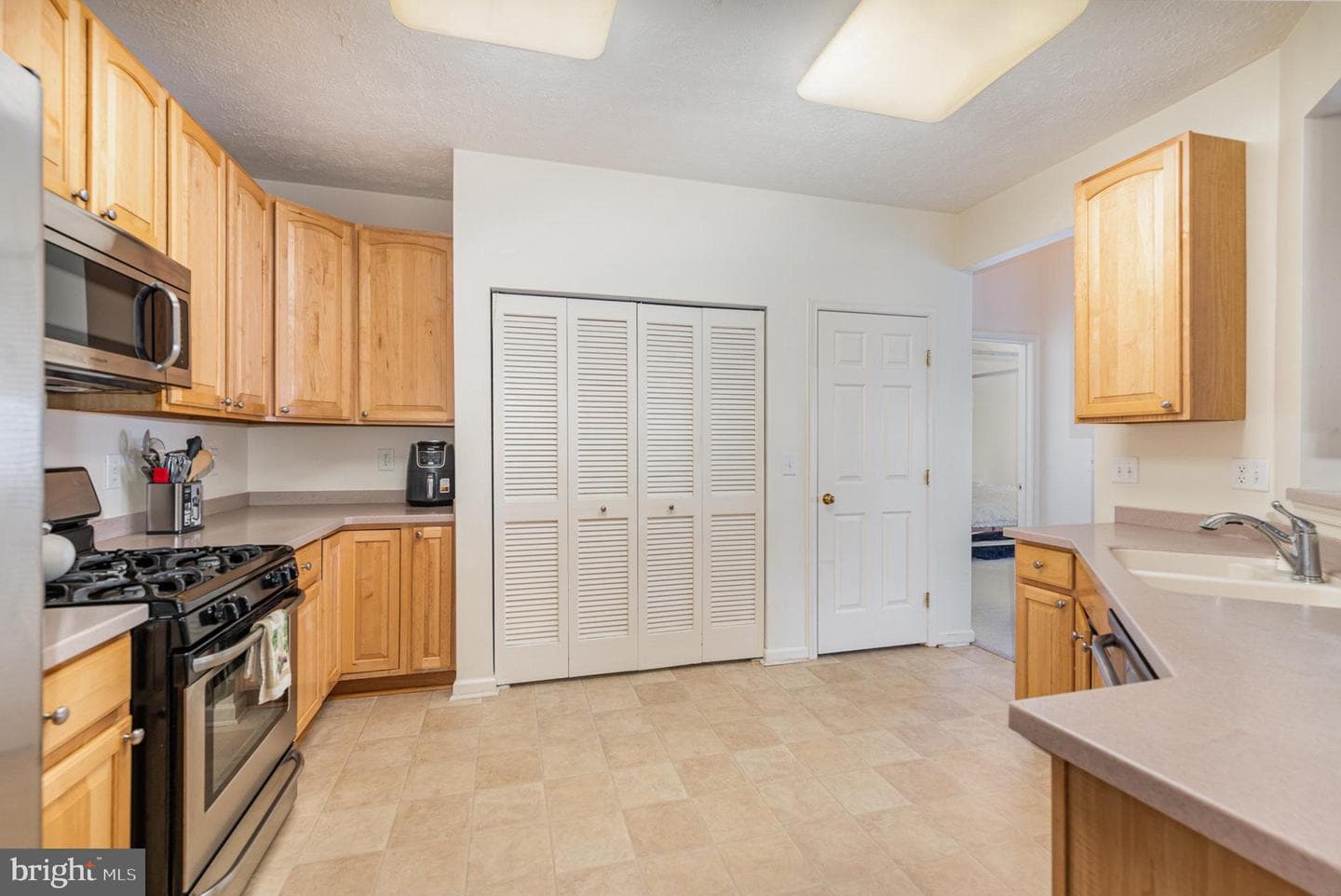 5493 Glenthorne Court #5493 photo 6