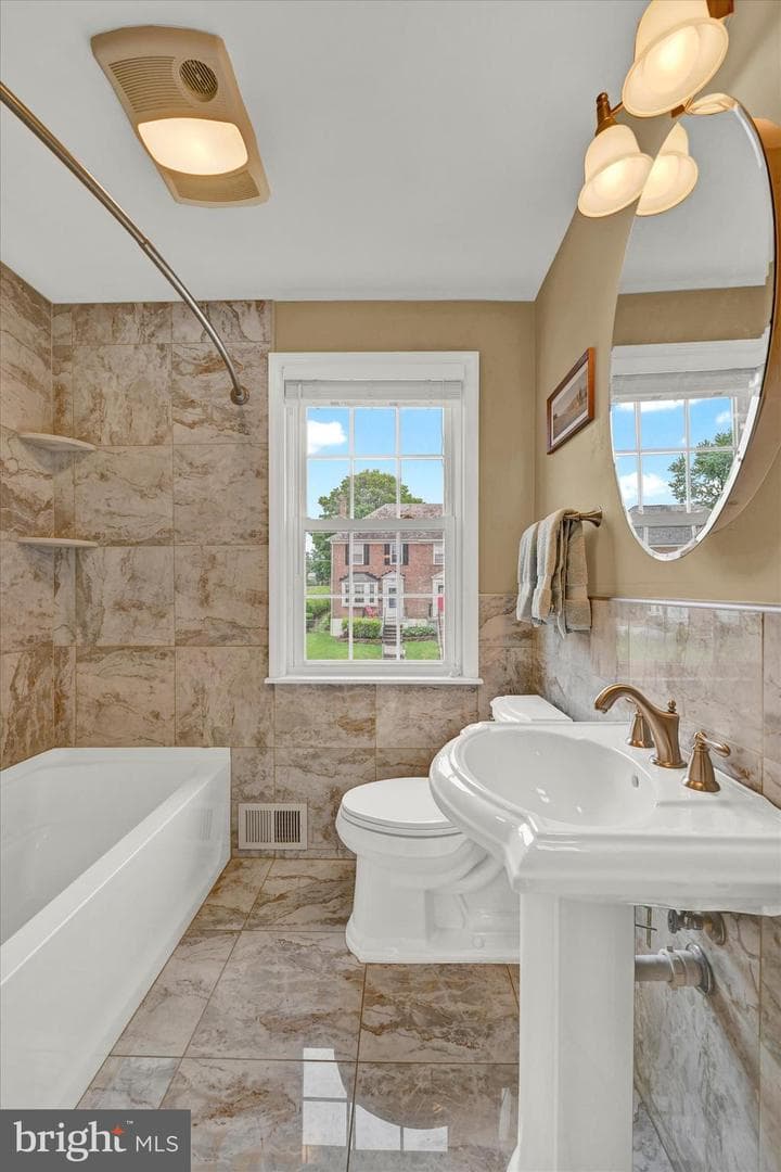 328 Overbrook photo 18