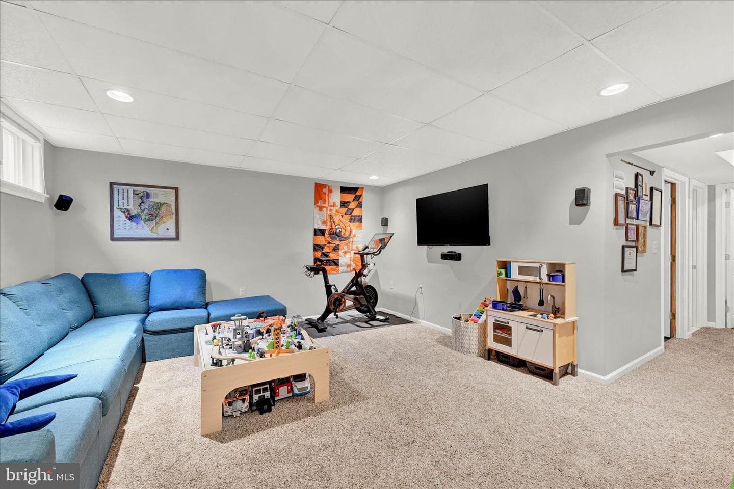 328 Overbrook photo 19