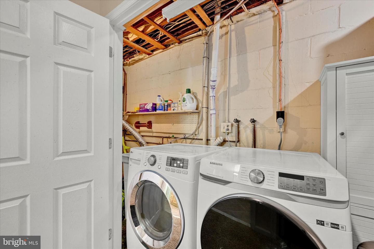 328 Overbrook photo 22