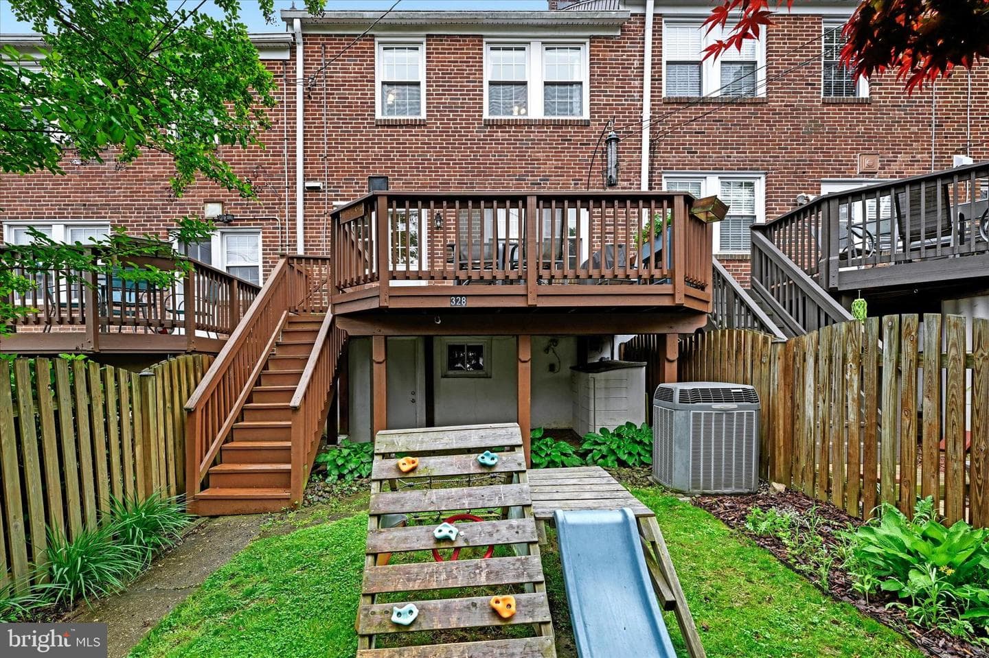 328 Overbrook photo 26