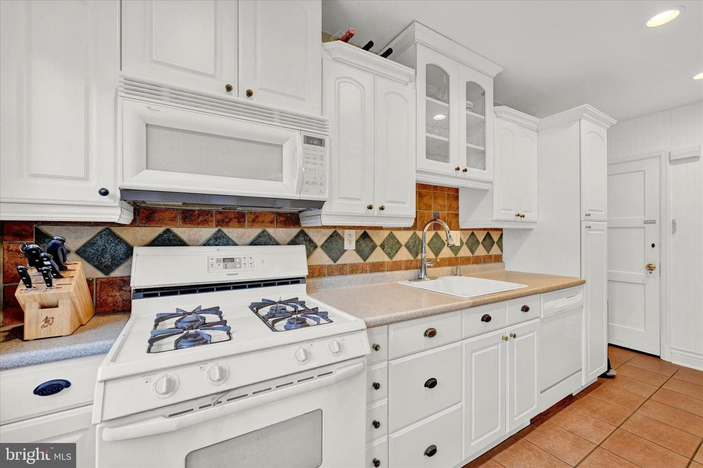 328 Overbrook photo 9