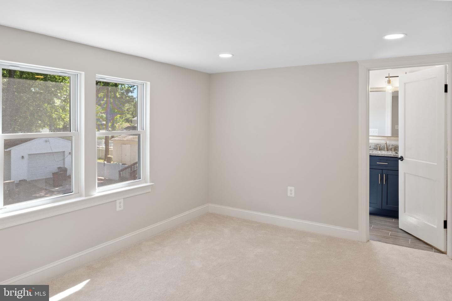 339 George Avenue photo 24