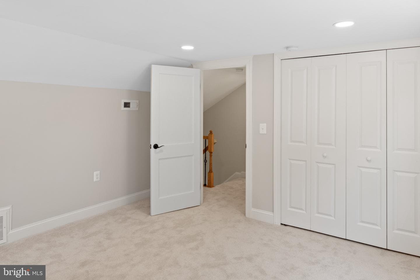 339 George Avenue photo 25