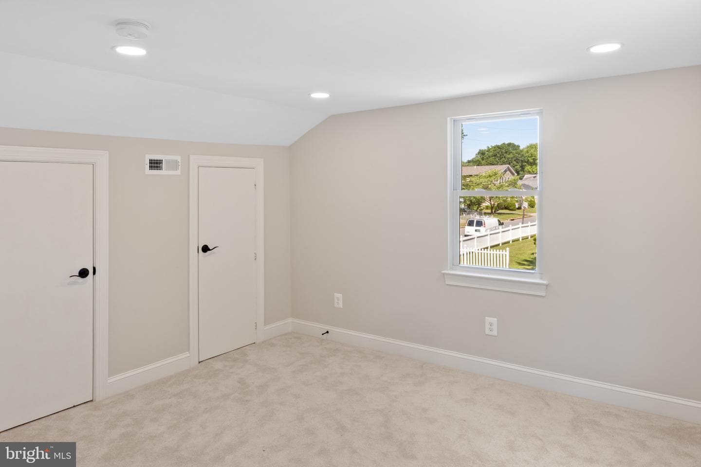 339 George Avenue photo 29