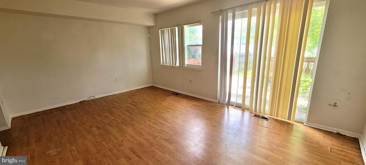 6542 Woodgreen Circle photo 4