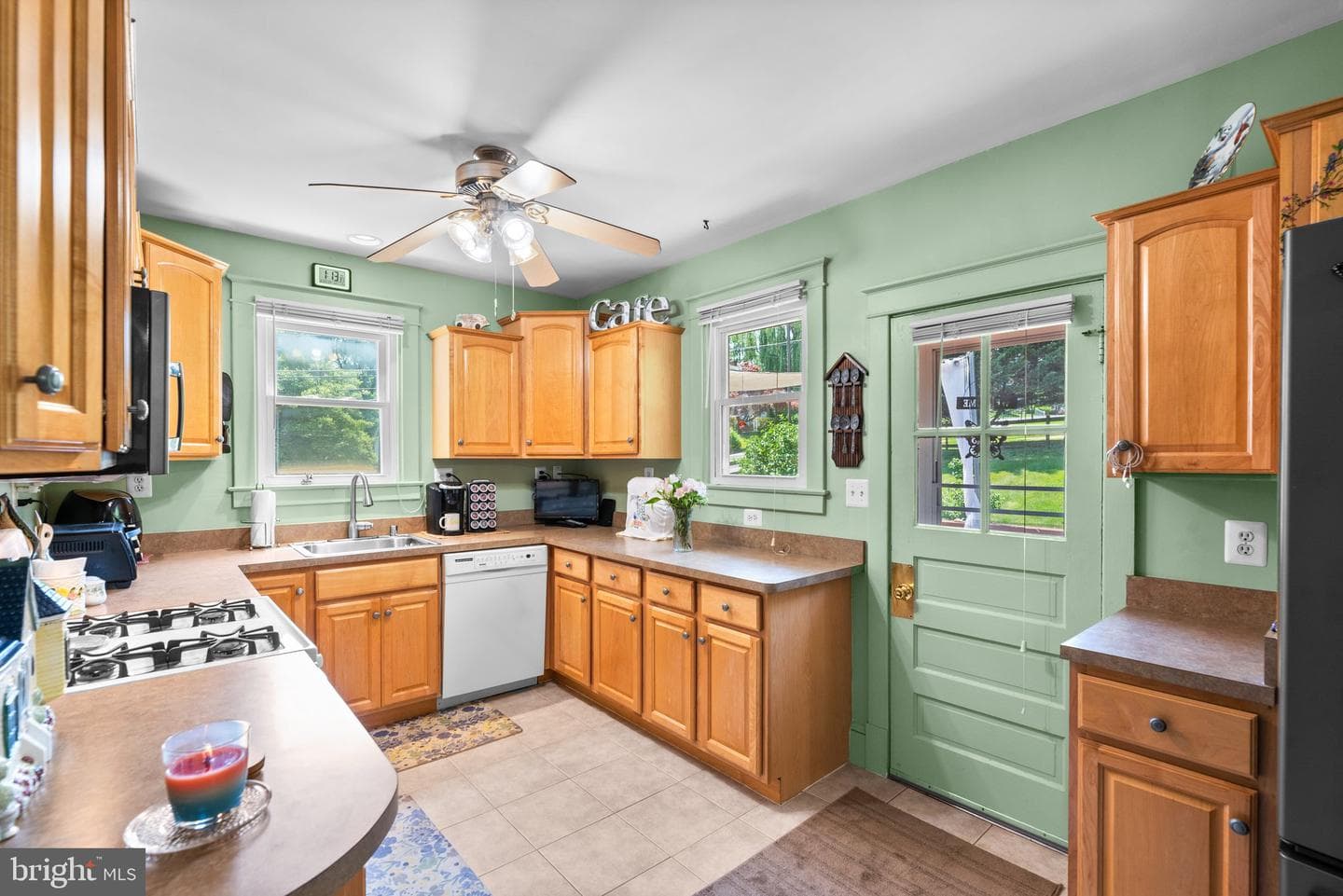 5576 Ashbourne Road photo 10