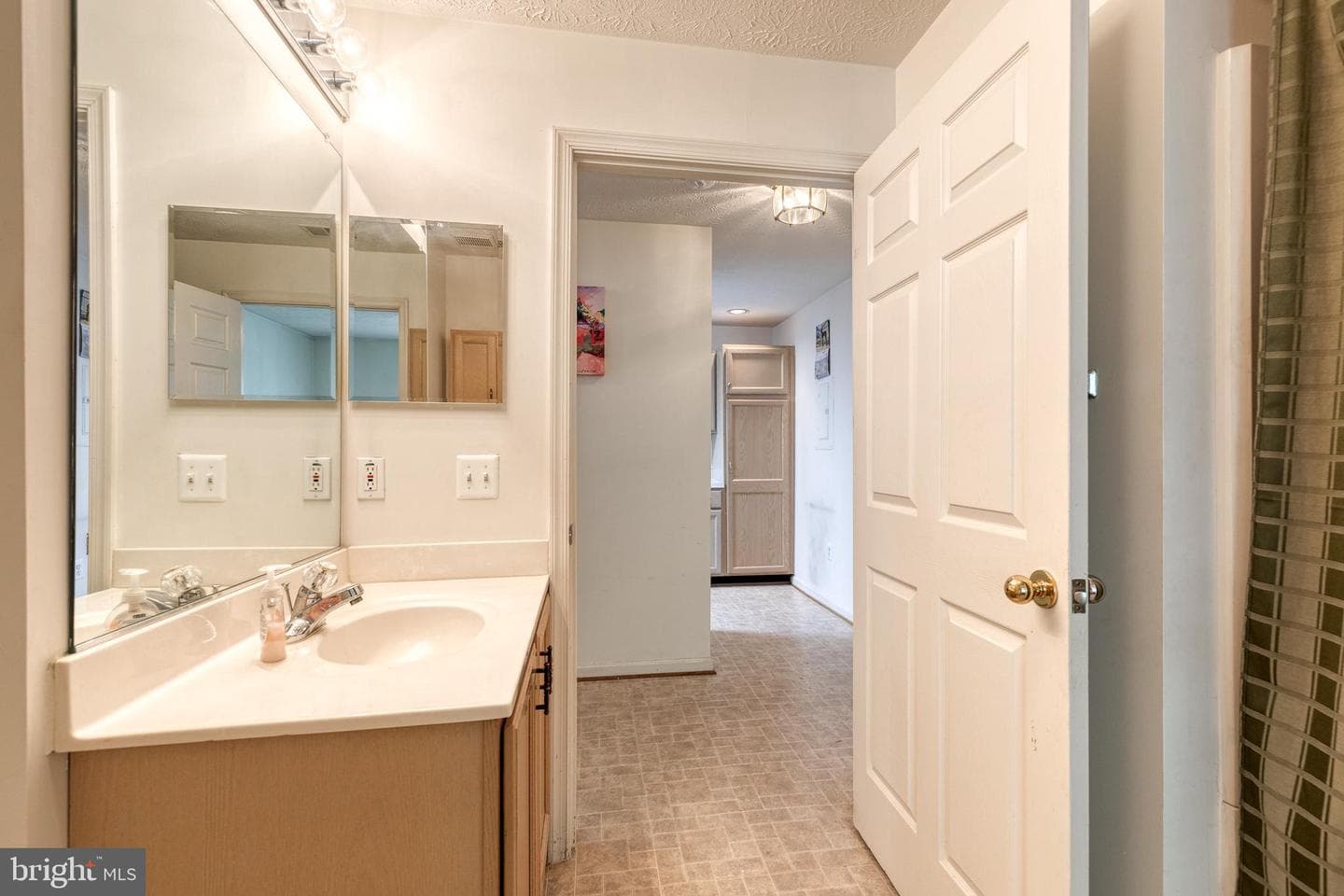 766 Kennington Road #766 photo 23