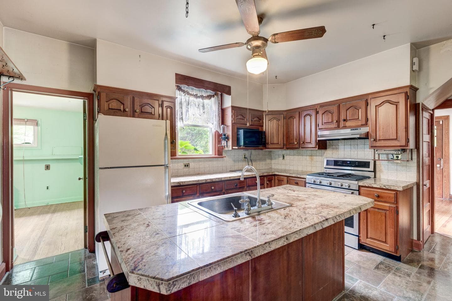 309 Church Lane photo 21