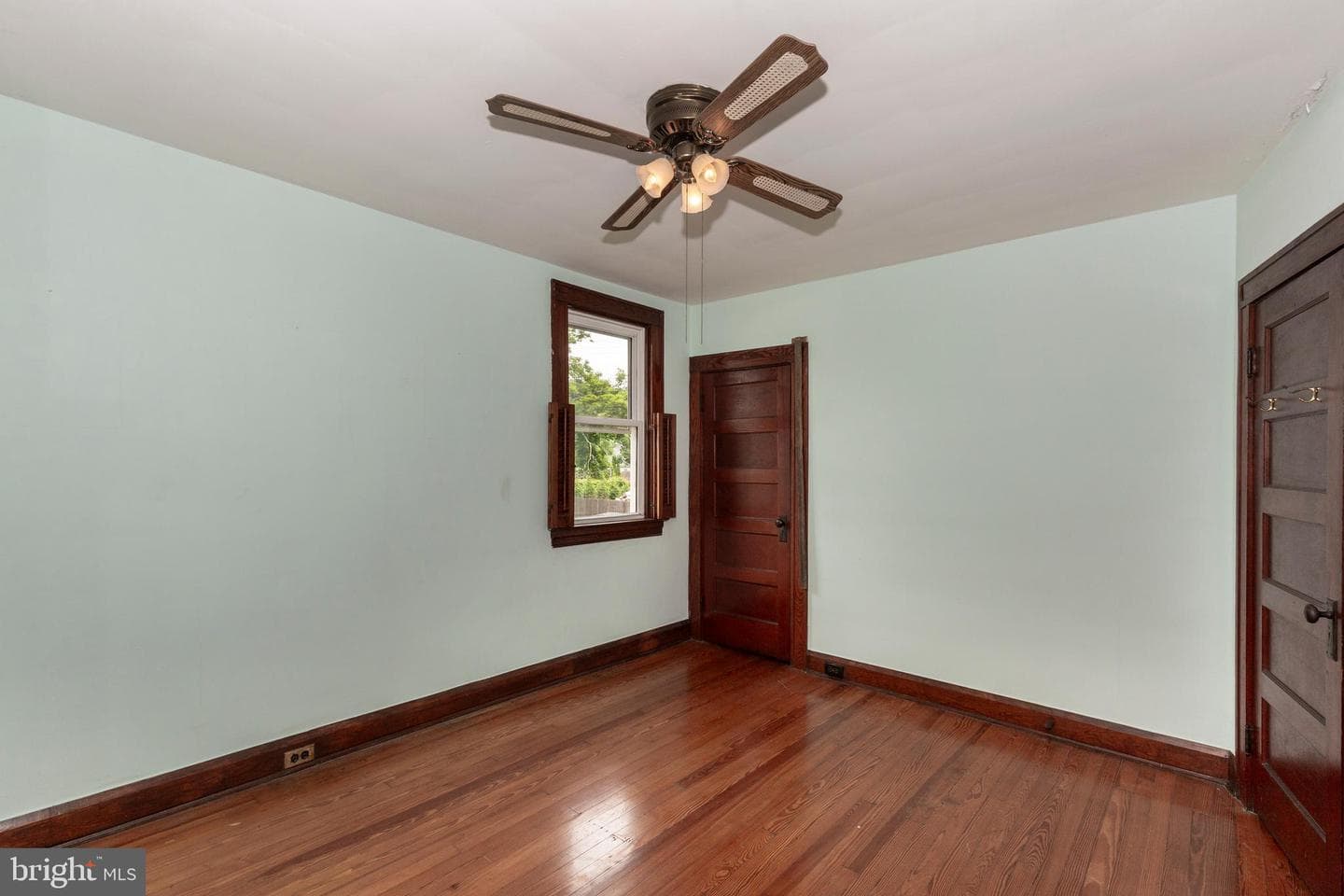 309 Church Lane photo 34