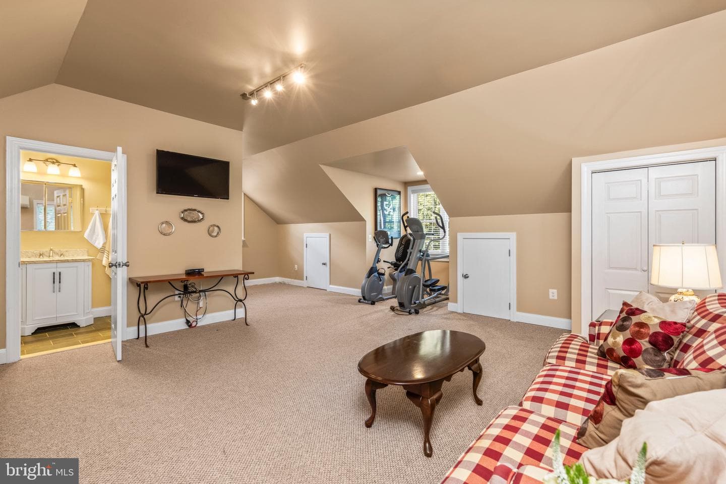 506 Allegheny Avenue photo 45