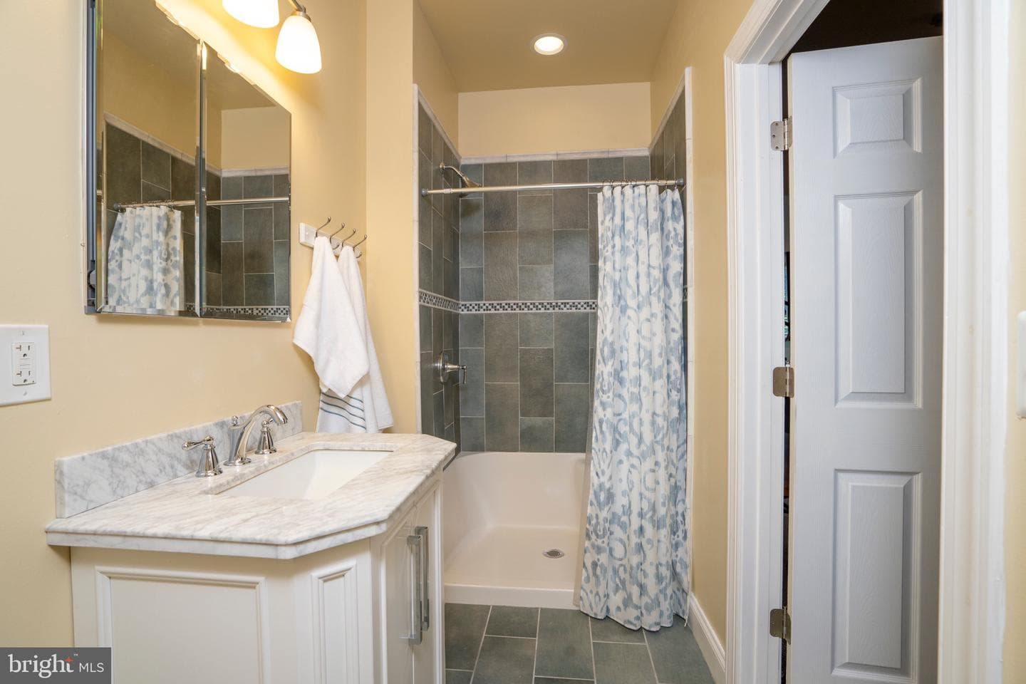 506 Allegheny Avenue photo 46