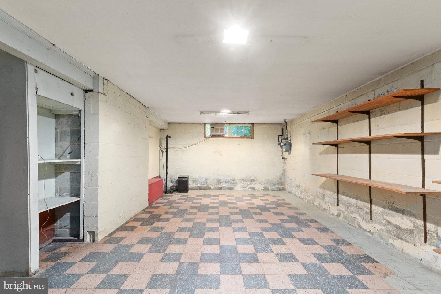 11 E Aylesbury Road photo 30