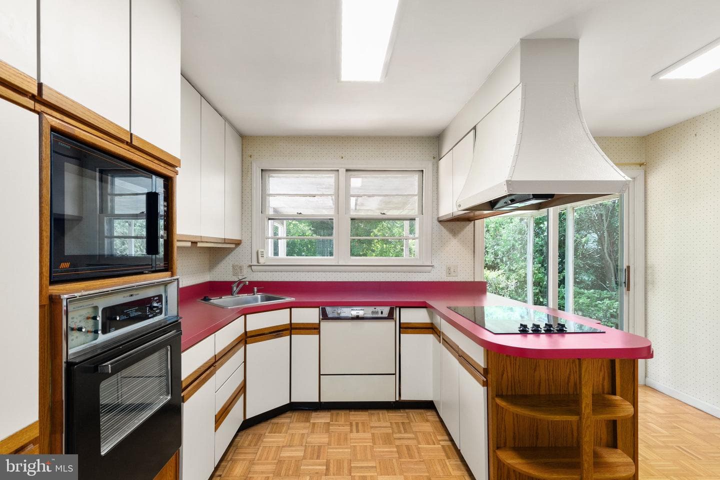 11 E Aylesbury Road photo 9