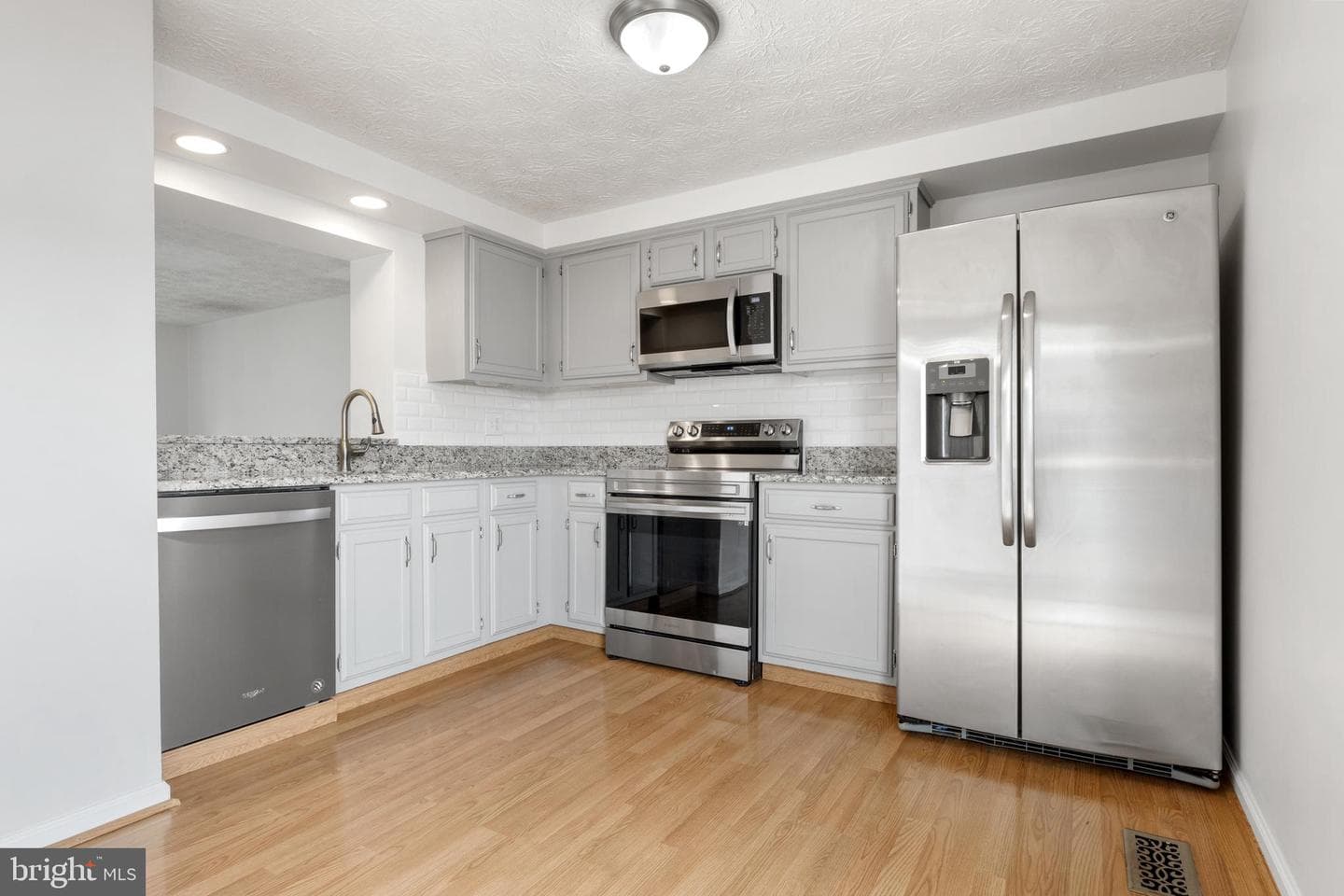 17 Camellia Court photo 11