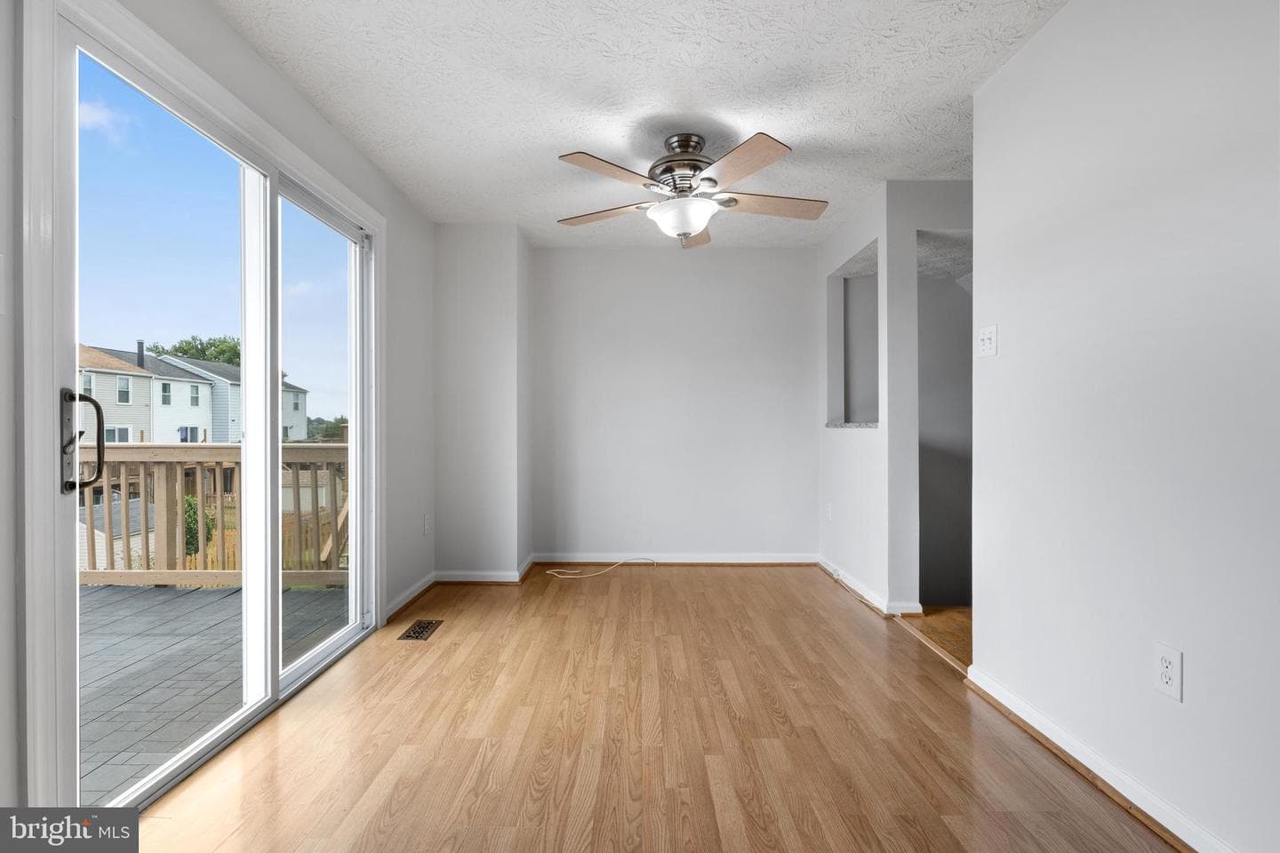 17 Camellia Court photo 12