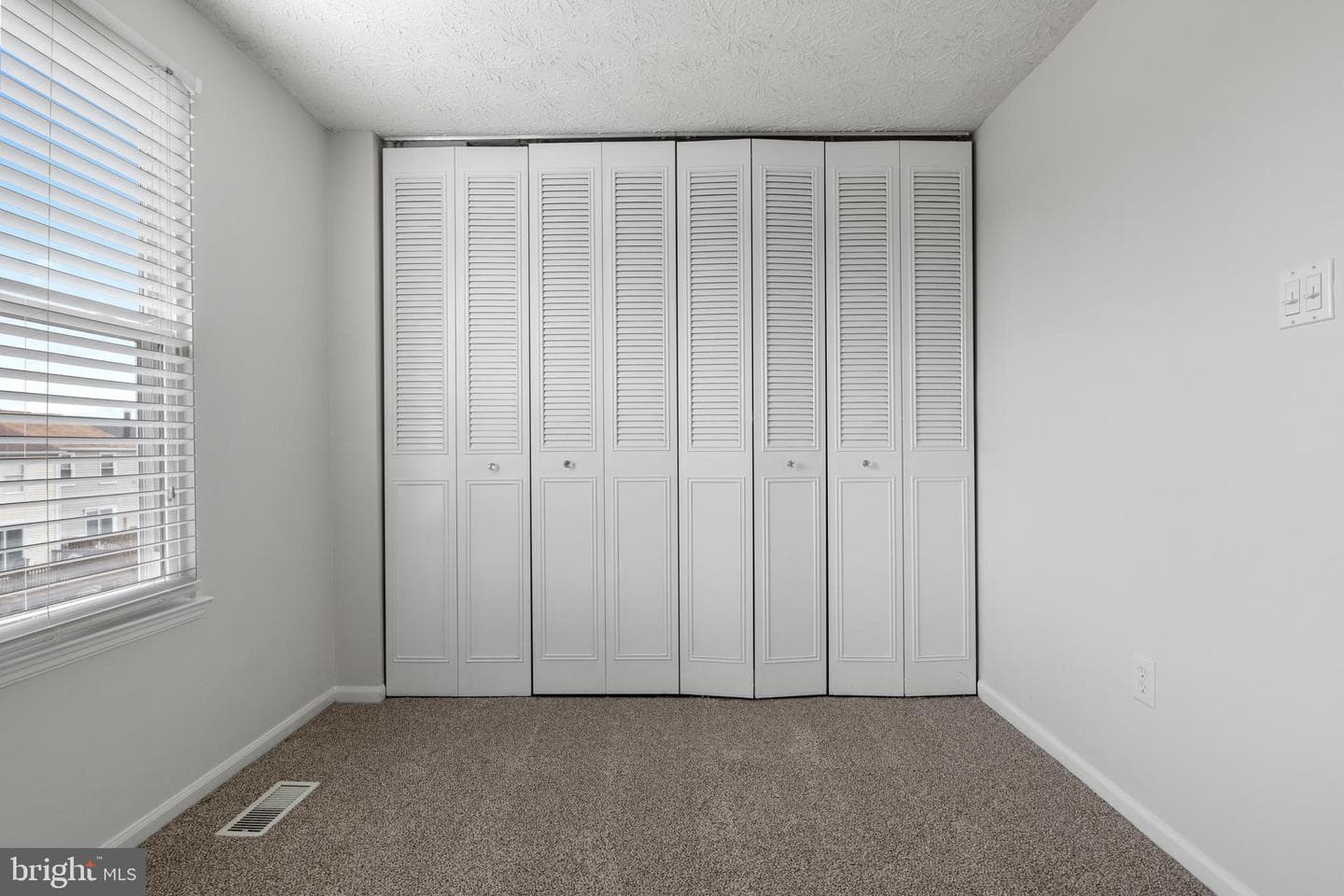 17 Camellia Court photo 18