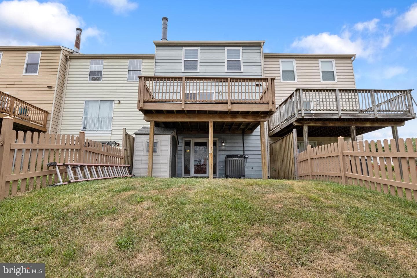 17 Camellia Court photo 32