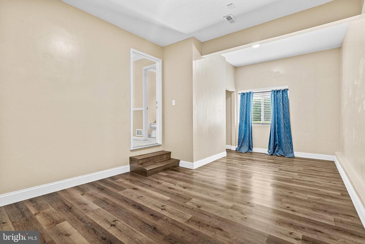 6802 Upper Mills Circle photo 10