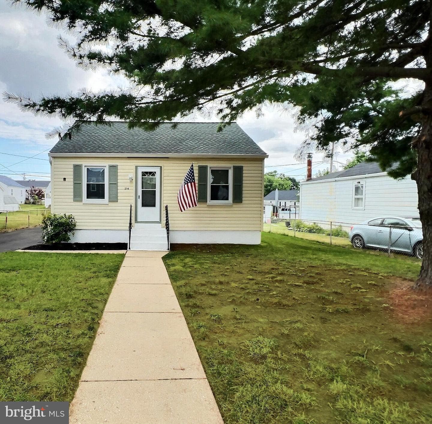 214 Parkwood Road photo 2