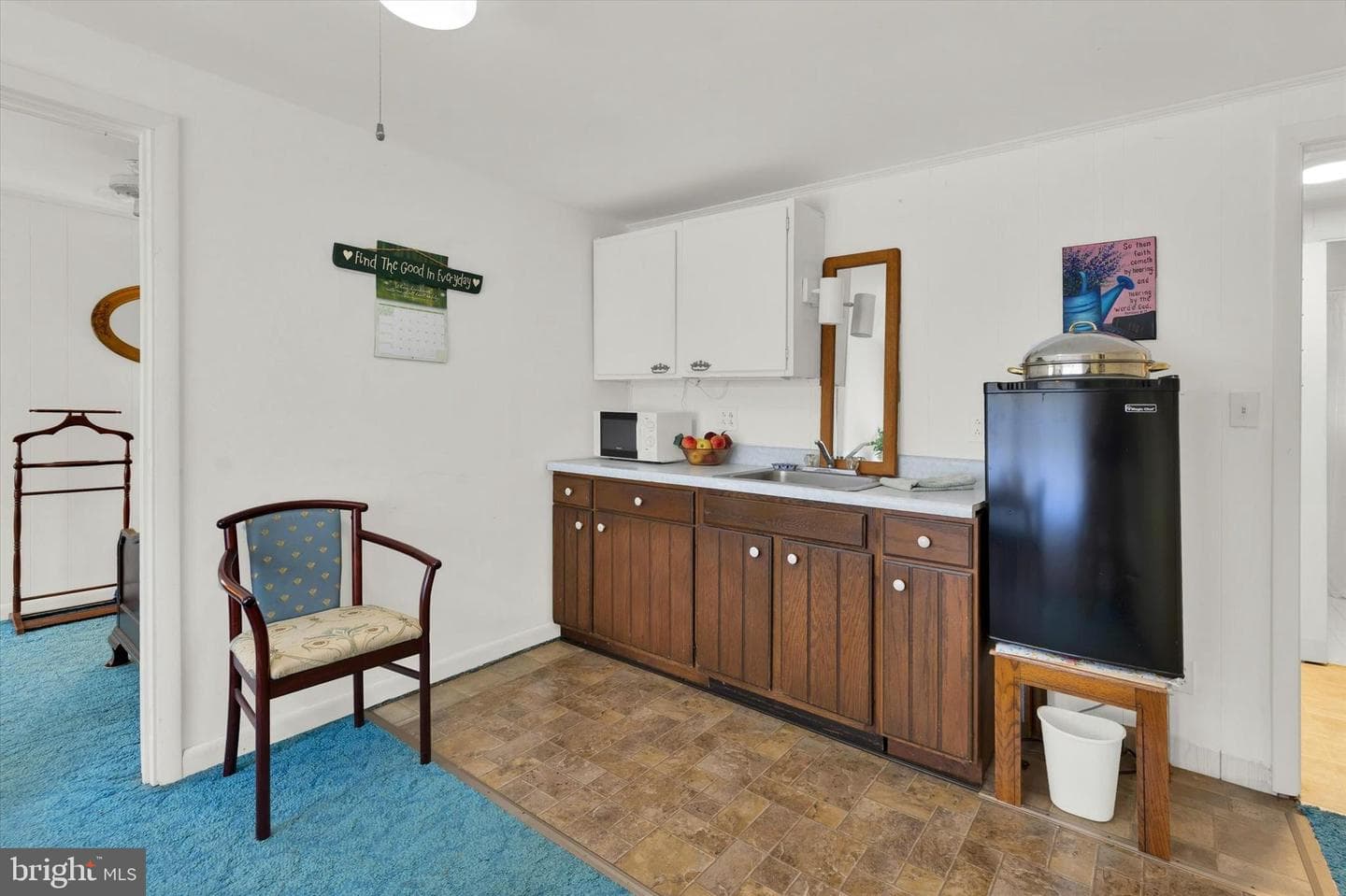 606 Freeland Road photo 26