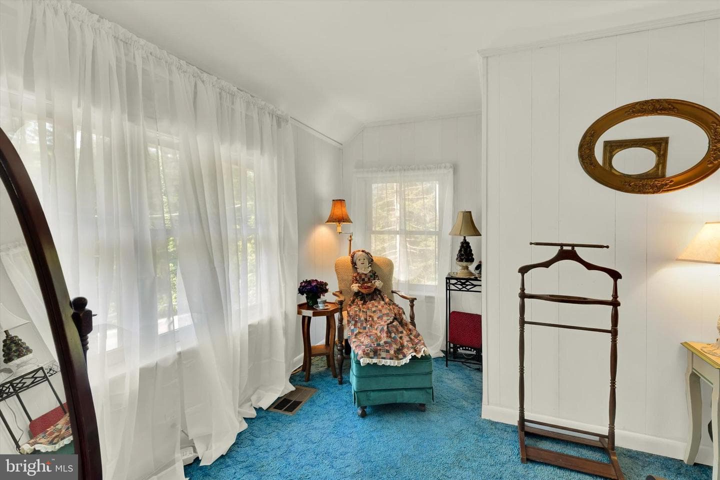 606 Freeland Road photo 40