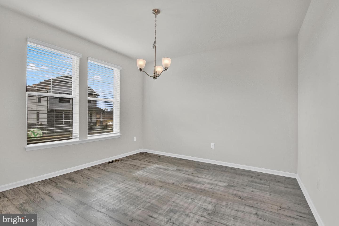10012 Campbell Boulevard photo 3