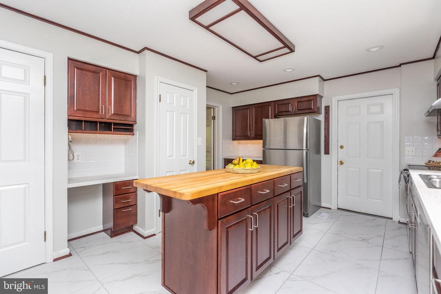 9 Chesterfield Court photo 15