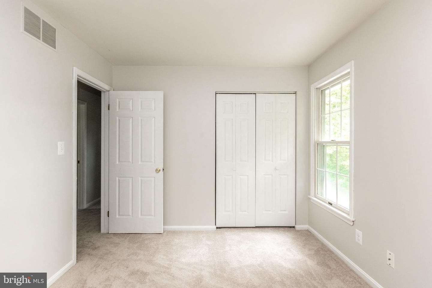 9 Chesterfield Court photo 25