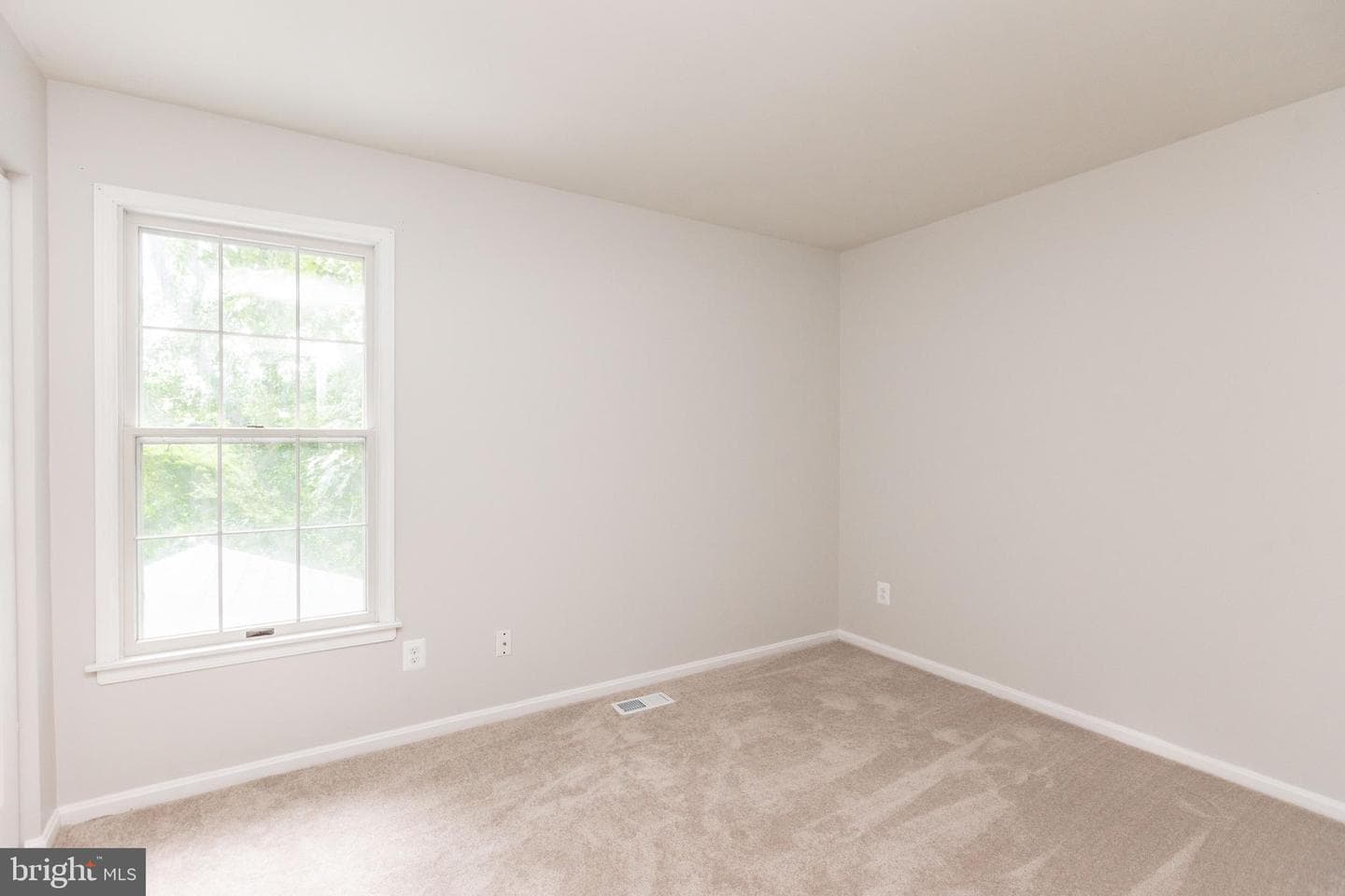 9 Chesterfield Court photo 26