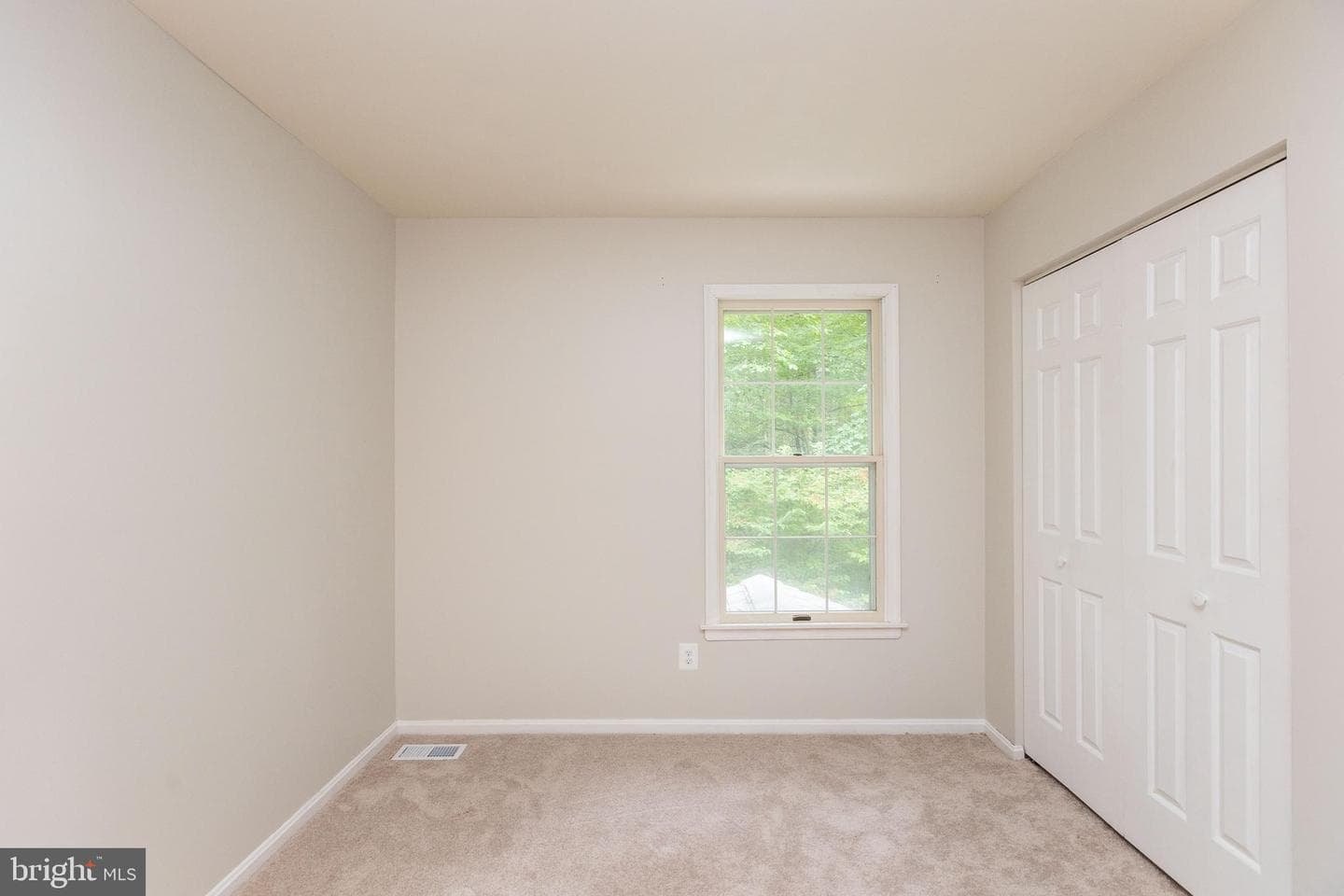 9 Chesterfield Court photo 29