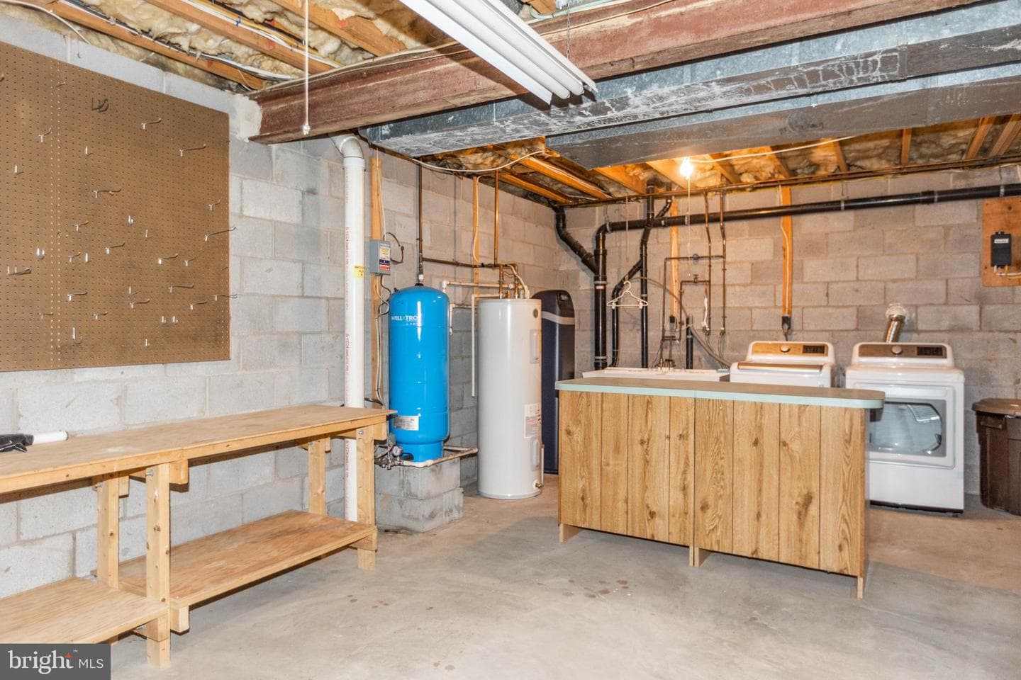 9 Chesterfield Court photo 34
