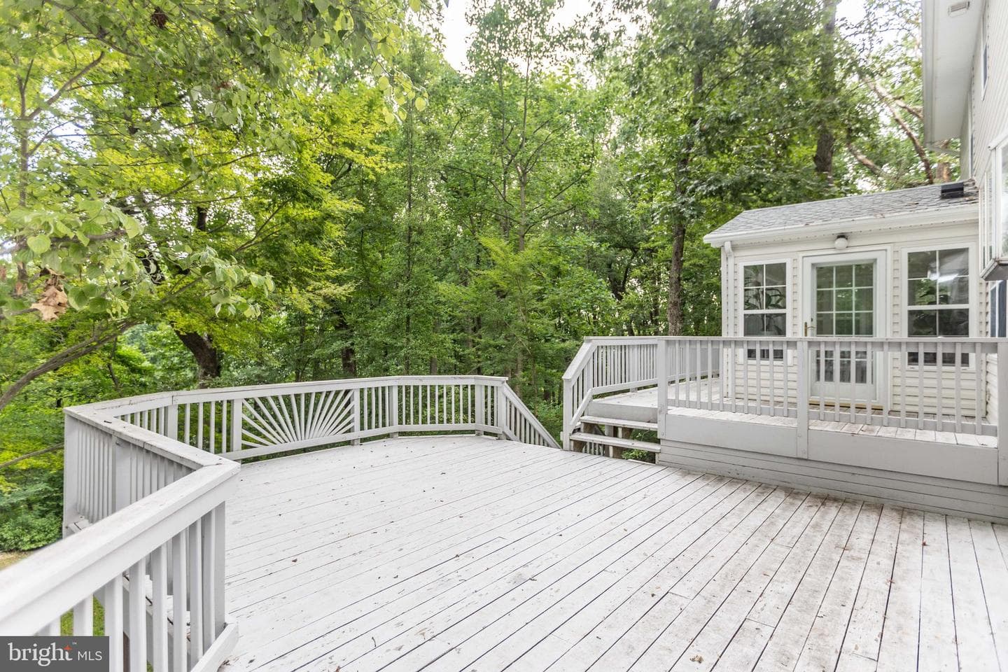 9 Chesterfield Court photo 36