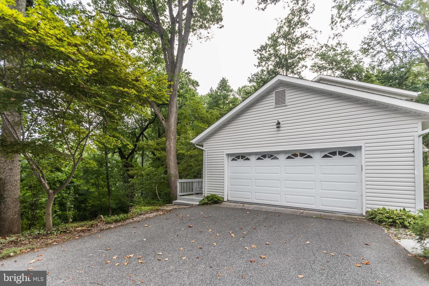 9 Chesterfield Court photo 41