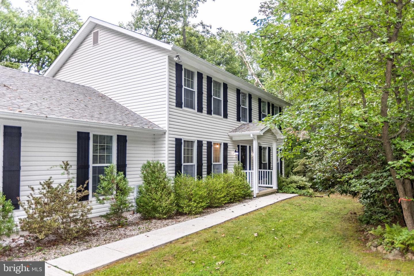 9 Chesterfield Court photo 47