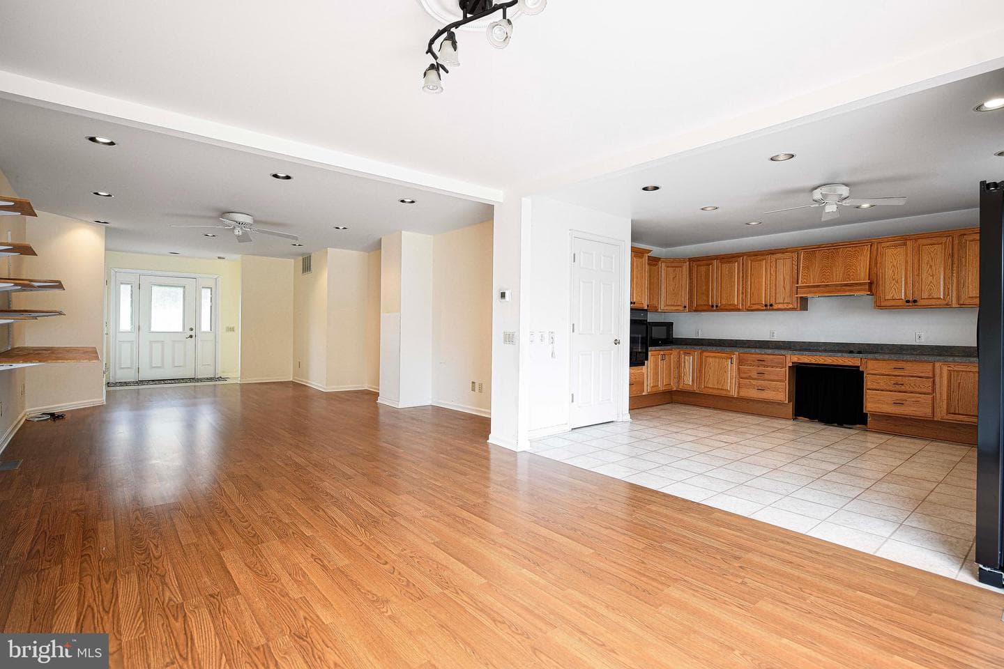 9007 Simms Avenue photo 6