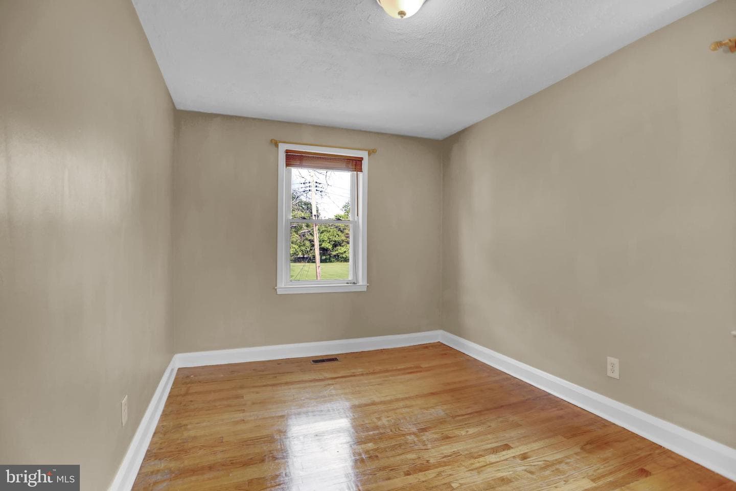 354 Leeanne Road photo 12