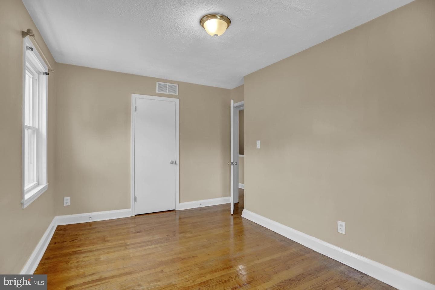 354 Leeanne Road photo 13