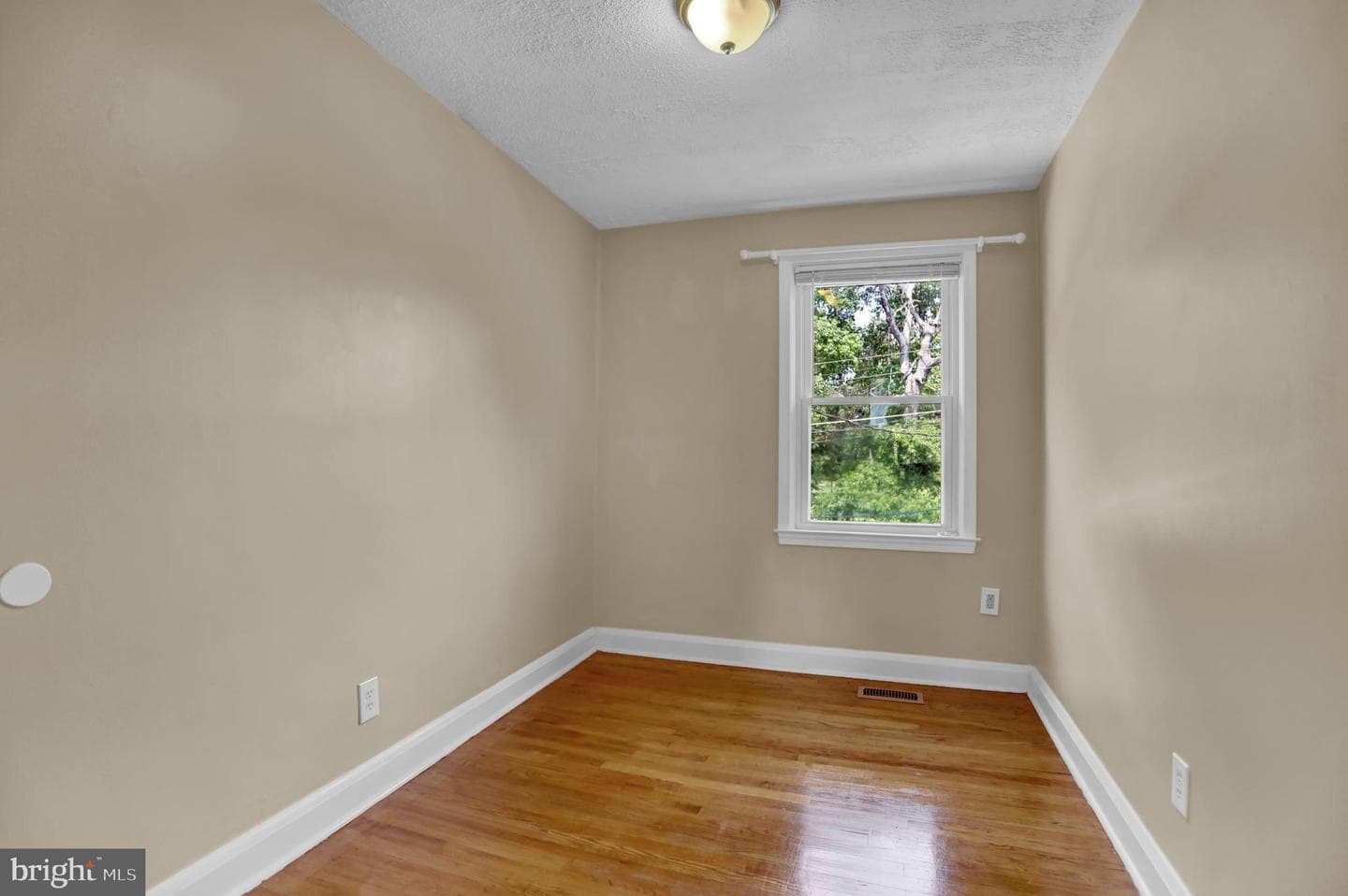 354 Leeanne Road photo 14