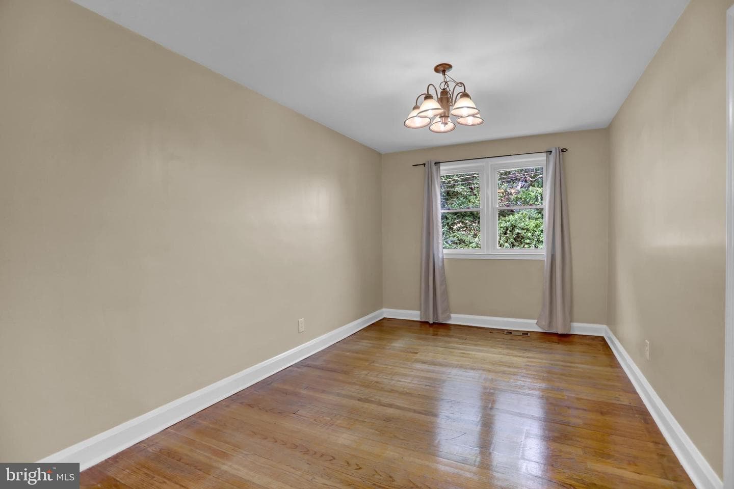 354 Leeanne Road photo 7