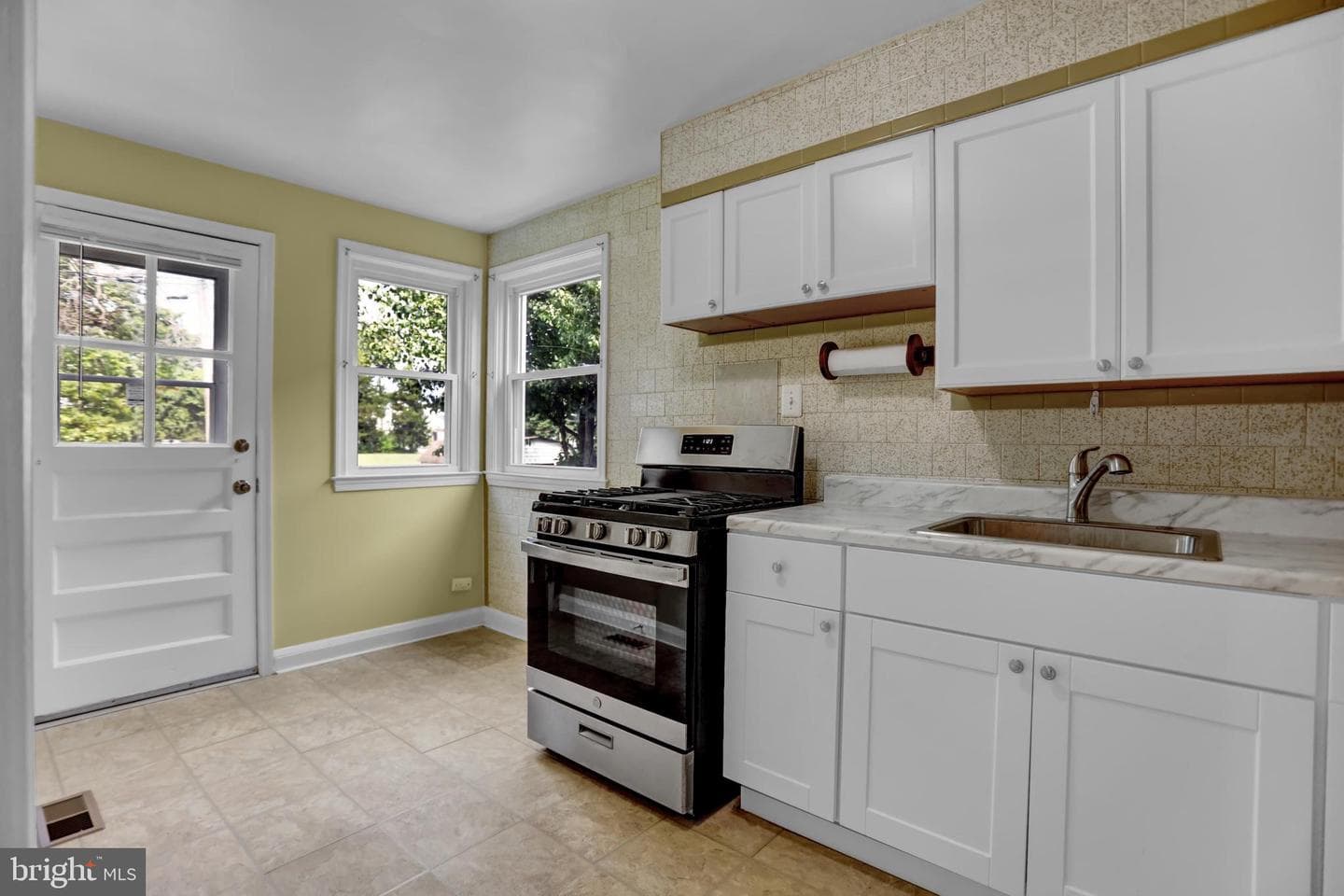354 Leeanne Road photo 9