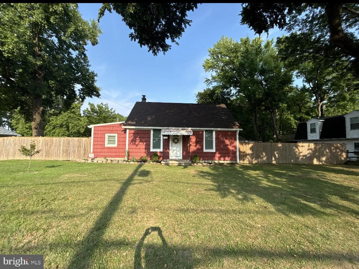 2235 Lincoln Avenue photo 2