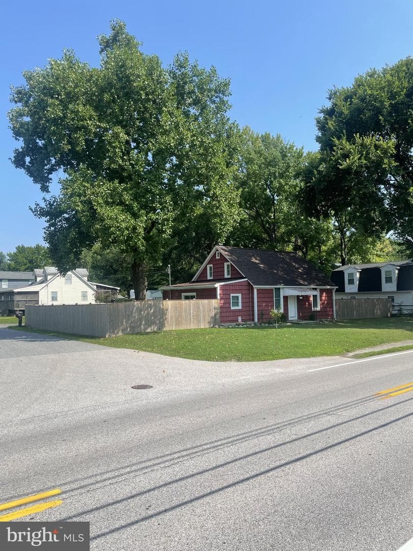 2235 Lincoln Avenue photo 4