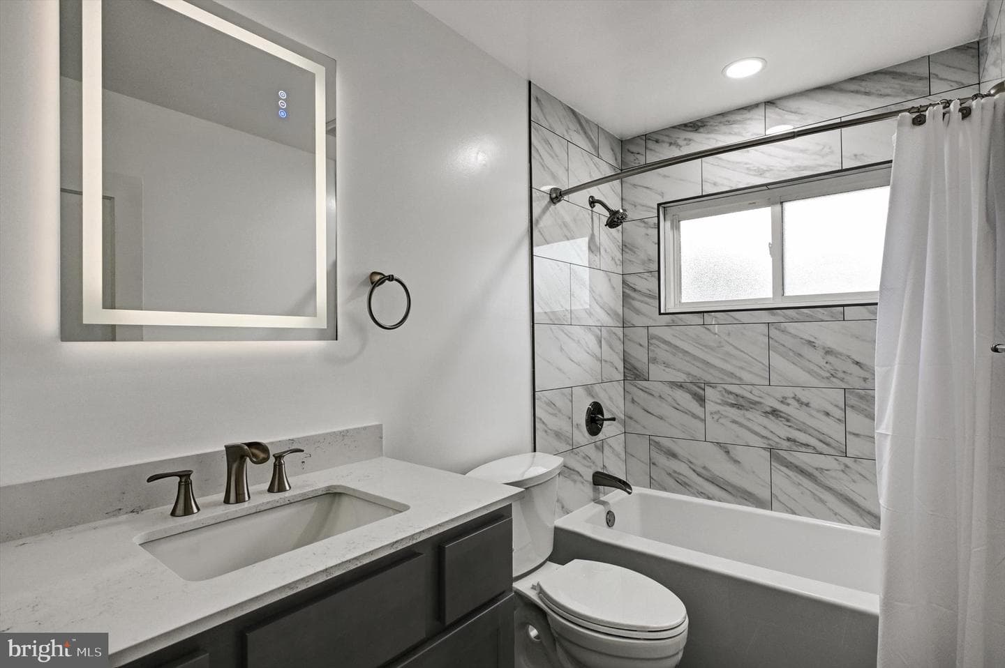 2460 Ellis photo 14