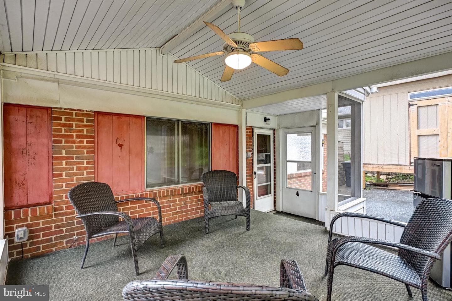 2460 Ellis photo 18
