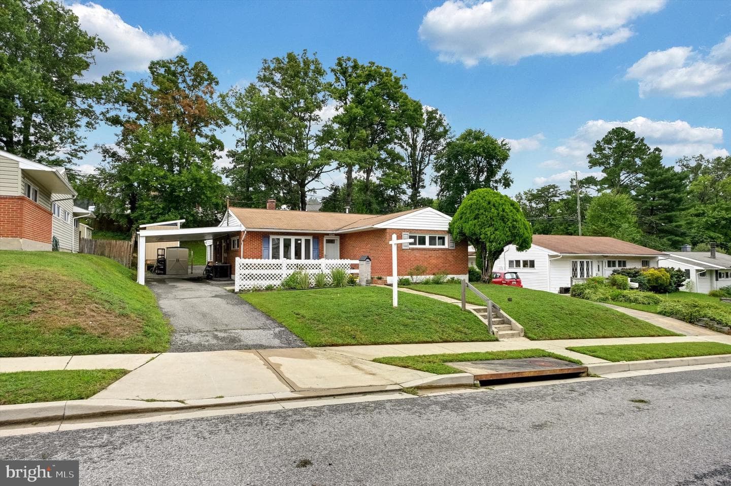 2460 Ellis photo 2